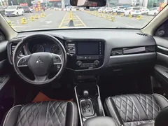 2021 Mitsubishi Outlander 2.0L 2WD 5 Seats, белый — фото 16