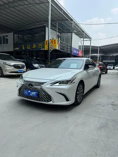 2022 Lexus ES 200 Excellence, белый — фото 1