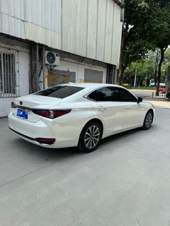 2022 Lexus ES 200 Excellence, белый — фото 15