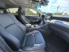 2023 Toyota Venza 2.0L CVT 2WD Luxury, белый — фото 5