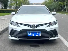 2023 Toyota Camry 2.0GVP Leading, белый — фото 2