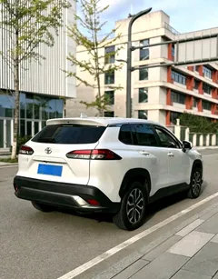2023 Toyota Frontlander 2.0L CVT Luxury, белый — фото 9