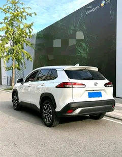 2023 Toyota Frontlander 2.0L CVT Luxury, белый — фото 11