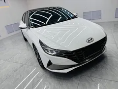 2022 Hyundai Elantra 1.5L CVT LUX Premium, белый — фото 3