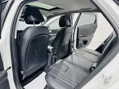 2022 Hyundai Elantra 1.5L CVT LUX Premium, белый — фото 10