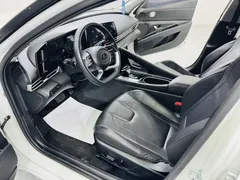 2022 Hyundai Elantra 1.5L CVT LUX Premium, белый — фото 4