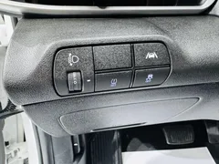 2022 Hyundai Elantra 1.5L CVT LUX Premium, белый — фото 6