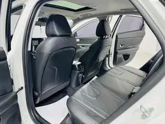 2022 Hyundai Elantra 1.5L CVT LUX Premium, белый — фото 8