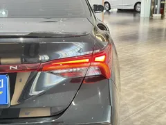 2022 Toyota Avalon 2.5L Luxury, чёрный — фото 6