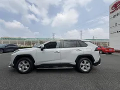 2023 Toyota RAV4 2.0L CVT 2WD Fashion, белый — фото 3