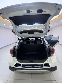 2022 Toyota Yaris L Zhixuan X 1.5L CVT Luxury Plus, белый — фото 7