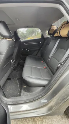 2021 Geely Emgrand UP 1.5L CVT Luxury — фото 7