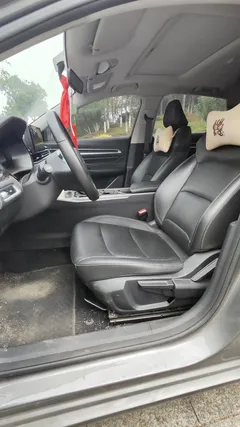 2021 Geely Emgrand UP 1.5L CVT Luxury — фото 8