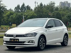 2021 Volkswagen Polo Plus 1.5L AT, белый — фото 1