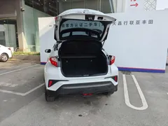 2022 Toyota C-HR 2.0L Elite, белый — фото 17