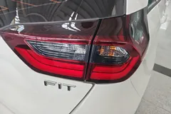 2021 Honda Fit 1.5L CVT, белый — фото 8