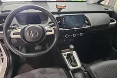 2021 Honda Fit 1.5L CVT, белый — фото 13