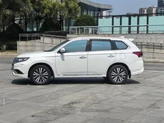 2021 Mitsubishi Outlander 2.4L 4WD 7-seat, белый — фото 2