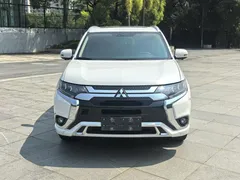 2021 Mitsubishi Outlander 2.4L 4WD 7-seat, белый — фото 4