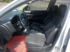 2021 Mitsubishi Outlander 2.4L 4WD 7-seat, белый — фото 10
