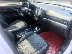 2021 Mitsubishi Outlander 2.4L 4WD 7-seat, белый — фото 11
