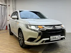 2021 Mitsubishi Outlander 2.0L 2WD 5-seat, белый — фото 3