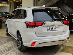 2021 Mitsubishi Outlander 2.0L 2WD 5-seat, белый — фото 6
