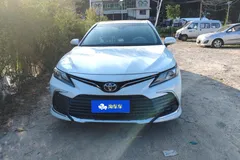 2023 Toyota Camry 2.0G Luxury, белый — фото 3