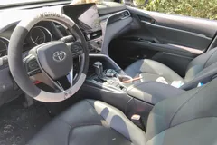 2023 Toyota Camry 2.0G Luxury, белый — фото 13