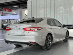 2021 Toyota Camry 2.5G Luxury — фото 11