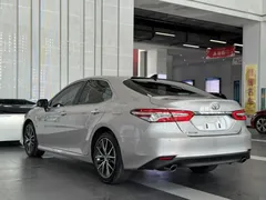 2021 Toyota Camry 2.5G Luxury — фото 13