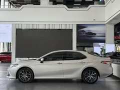 2021 Toyota Camry 2.5G Luxury — фото 14