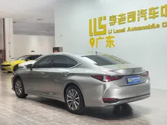 2022 Lexus ES 200 Excellence — фото 5