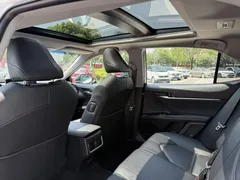 2023 Toyota Camry 2.5G Luxury, белый — фото 5