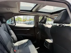 2023 Toyota Camry 2.5G Luxury, белый — фото 6