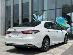 2023 Toyota Camry 2.5G Luxury, белый — фото 11
