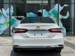 2023 Toyota Camry 2.5G Luxury, белый — фото 12