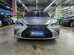 2022 Lexus ES 200 Excellence — фото 2