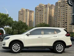 2022 Nissan X-Trail 2.0L 2WD Premium, белый — фото 3