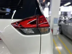 2022 Nissan X-Trail 2.0L 2WD Premium, белый — фото 28