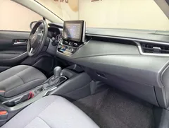 2021 Toyota Corolla 1.5L CVT Elite, белый — фото 12