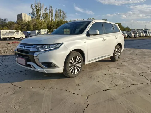 2021 Mitsubishi Outlander 2.0L 2WD 5 Seats
