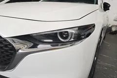 2023 Mazda Mazda3 2.0L AT, белый — фото 2