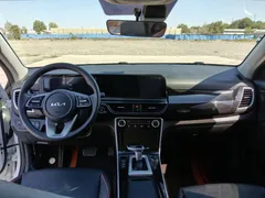 2023 Kia Seltos 1.5L IVT Luxury, белый — фото 9