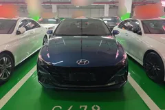 2023 Hyundai Elantra 1.5L CVT LUX Premium, синий — фото 3