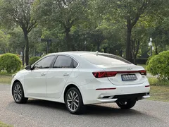 2021 Kia Cerato 1.5L CVT Fashion, белый — фото 7