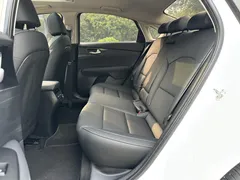 2021 Kia Cerato 1.5L CVT Fashion, белый — фото 12