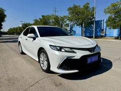 2021 Toyota Camry 2.0G Luxury, белый — фото 2