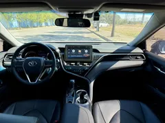 2021 Toyota Camry 2.0G Luxury, белый — фото 8