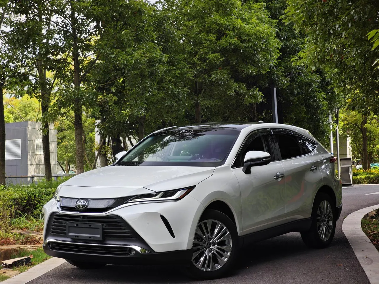 2022 Toyota Harrier 2.0L CVT 2WD Premium